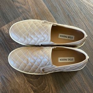 Steve Madden Ecentrcq Gray Quilted Leather Loafers size 8.5M